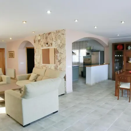 Sleeps 9 Pool Lloret de Mar