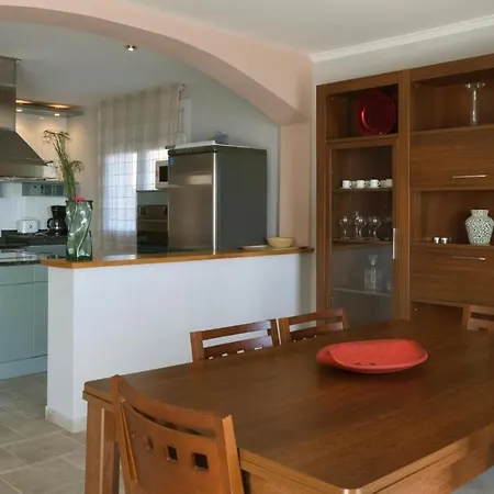 Vakantiehuis Sleeps 9 Pool *